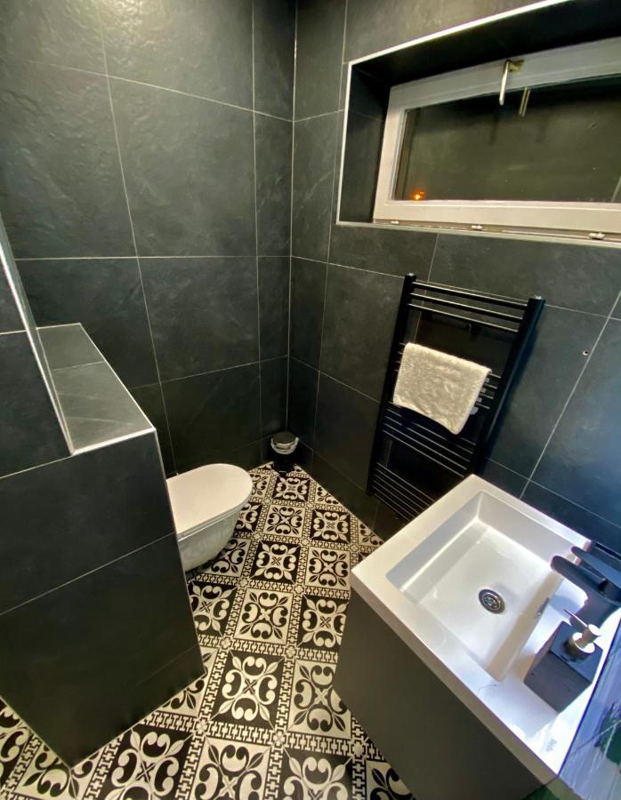 Home Sweet Apartment Xl Buk Bagian luar foto